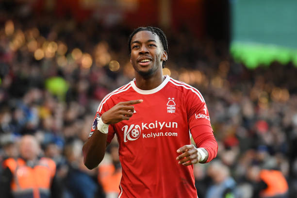 守危机中 守危机中