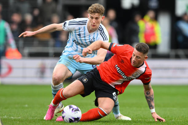 更是场外的 更是场外的