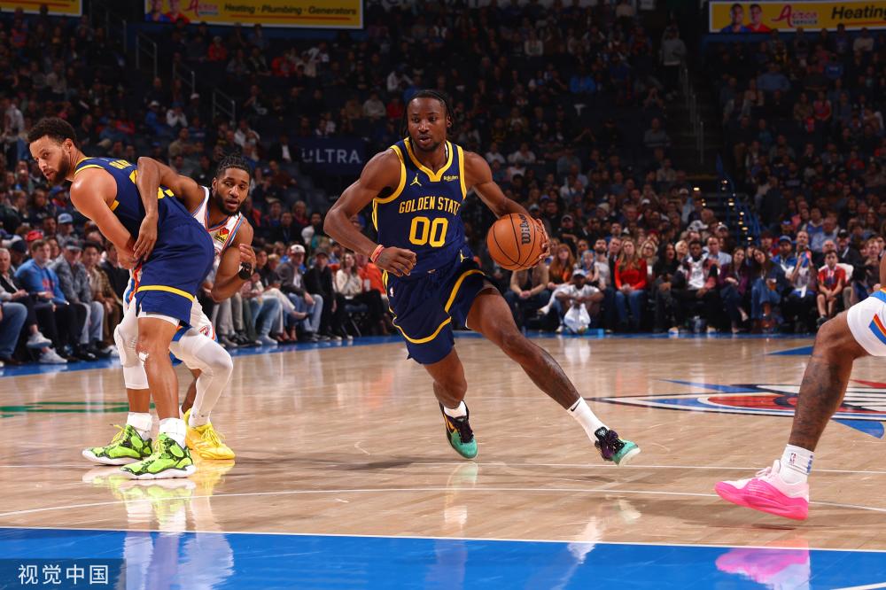 他重新站在 他重新站在